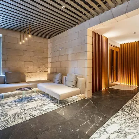 Luxury With Common Skypool In The Prestigious Mercury Tower By Sf Homes *