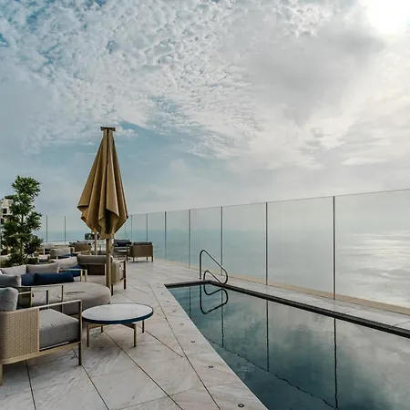 Luxury With Common Skypool In The Prestigious Mercury Tower By Sf Homes Appartamento San Giuliano