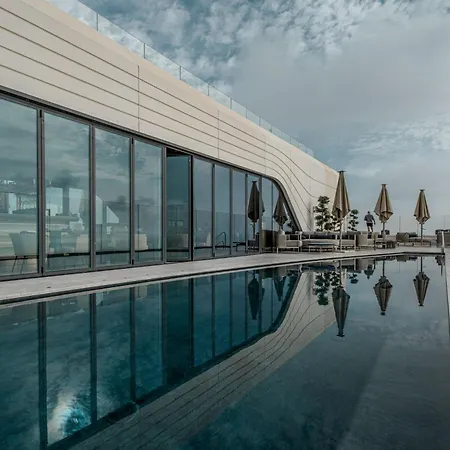 Luxury With Common Skypool In The Prestigious Mercury Tower By Sf Homes *