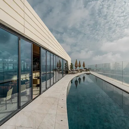 Luxury With Common Skypool In The Prestigious Mercury Tower By Sf Homes *