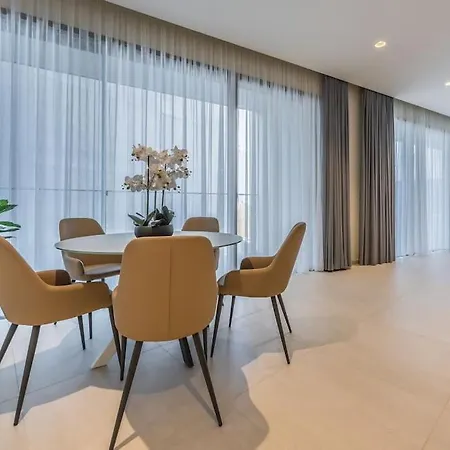 Luxury With Common Skypool In The Prestigious Mercury Tower By Sf Homes Apartment