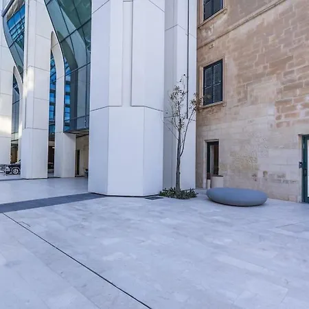 Appartement Luxury With Common Skypool In The Prestigious Mercury Tower By Sf Homes *