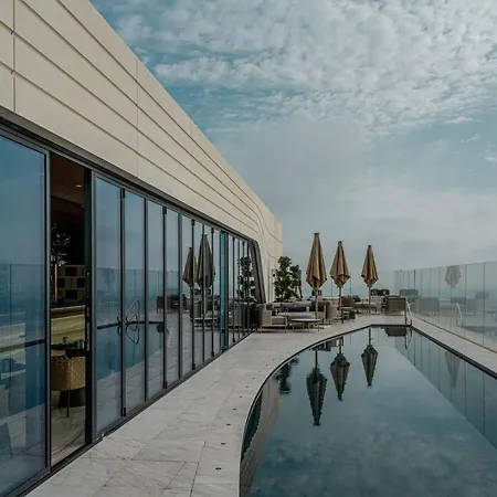 Luxury With Common Skypool In The Prestigious Mercury Tower By Sf Homes
