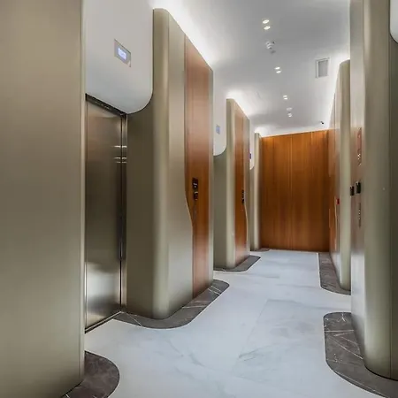 Luxury With Common Skypool In The Prestigious Mercury Tower By Sf Homes *