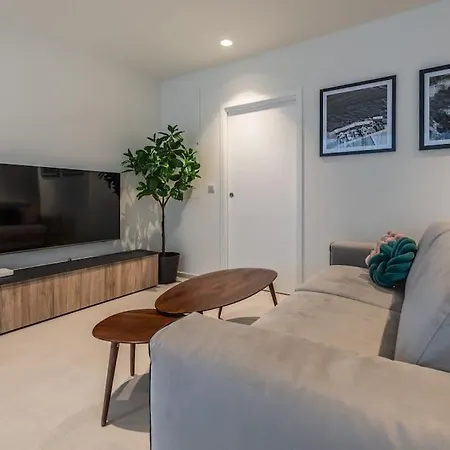 Apartmán Luxury With Common Skypool In The Prestigious Mercury Tower By Sf Homes *